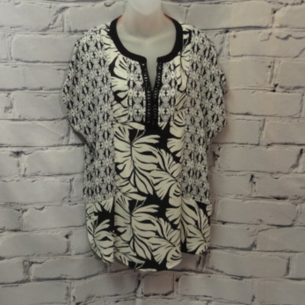 Roz & Ali Black & White Print Tunic, Like New